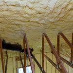 Isolation en mousse de polyurethane ou en laine soufflee : Avantages et inconvenients des deux solut...